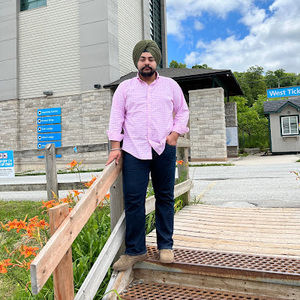 Meet your Posher, Akash